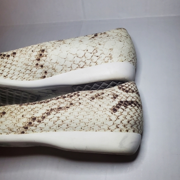 Franco Sarto Dawna size 8.5 Canvas pointed toe slip on flats - Picture 4 of 7